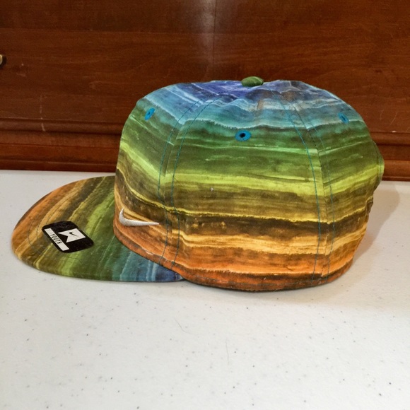 ▫️Nike Youth Multicolored Striped Snapback Hat - Picture 3 of 12